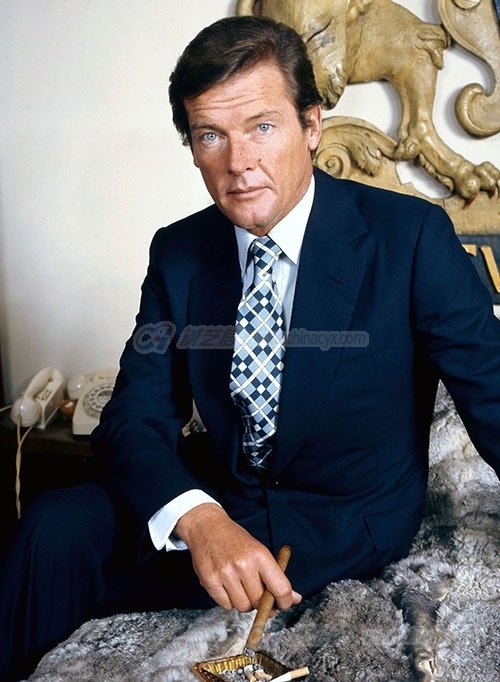 roger-moore-12.jpg